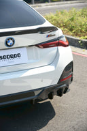 SOOQOO BMW G26 / I4 乾式碳纖維後保桿飾蓋